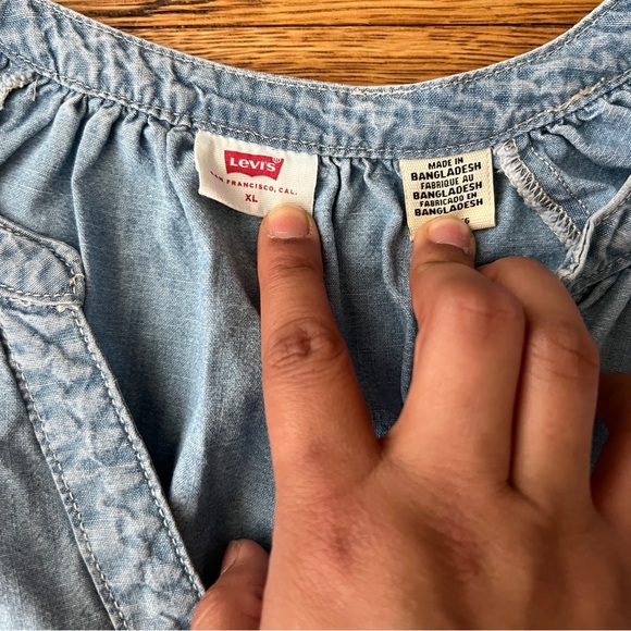 LEVIS Light Blue denim Button-Up Blouse - Picture 6 of 6